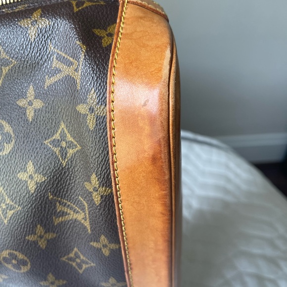 Louis Vuitton Alma Handbag - Picture 5 of 12